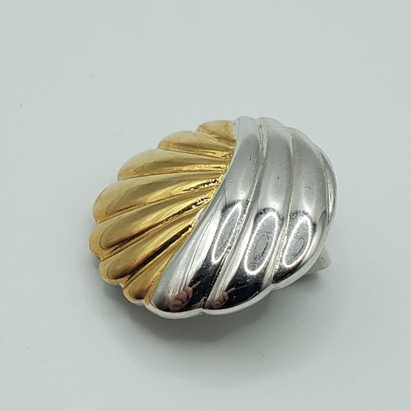 Vintage Vendome Clip On Earrings Gold and Silver‎ Tone Shell Fashion Jewelry - Picture 4 of 8